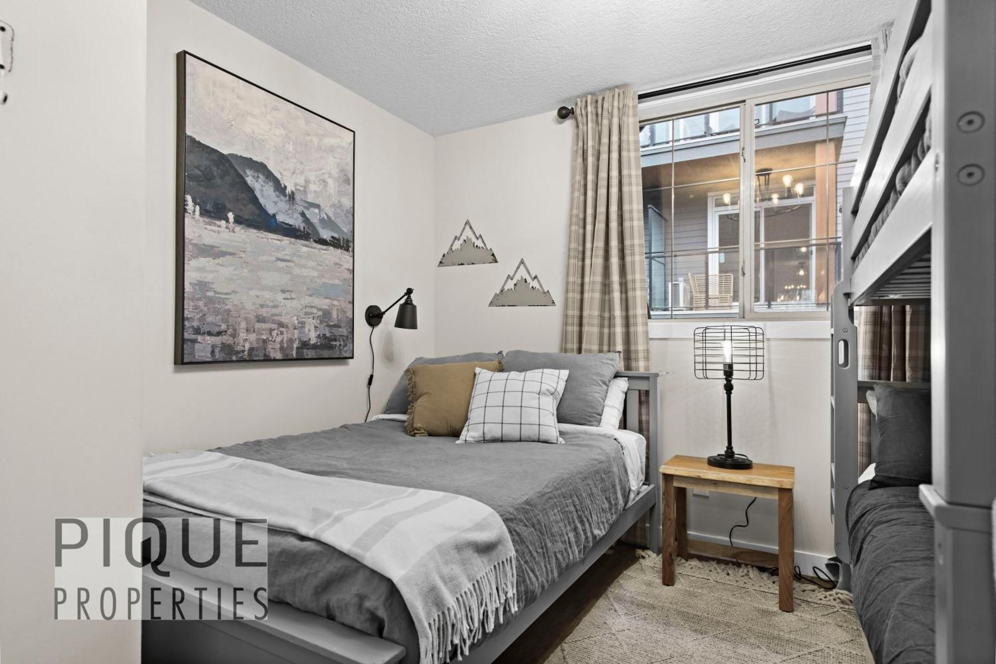 Mystic Mountain Chalet, Heated Outdoor Pool & Hot Tub, Free Parking, Fast Wifi! Canmore Kültér fotó